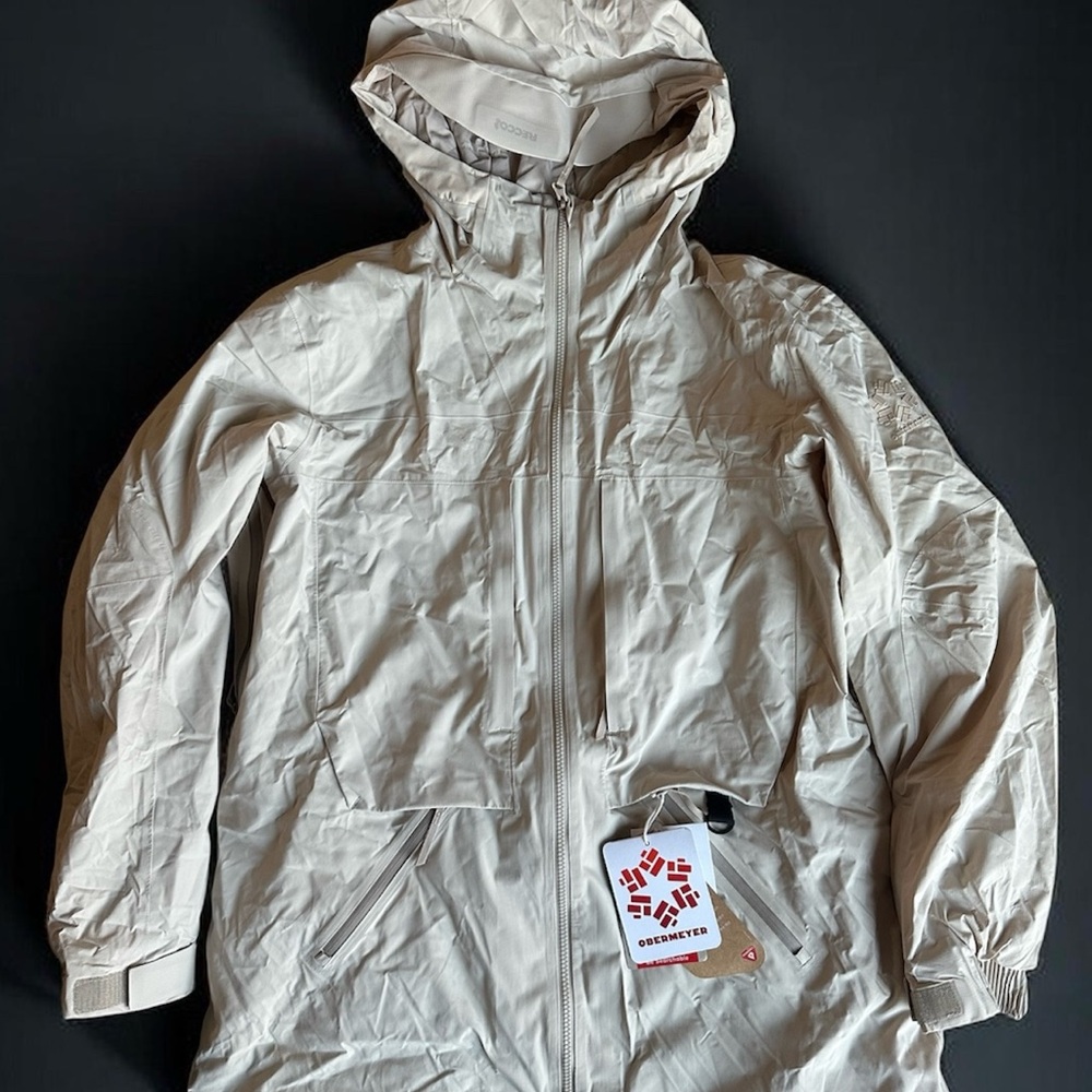 Obermeyer Women's Cream color jacket and Raincoat